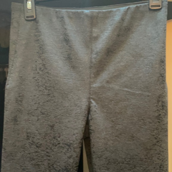 SKINNY GIRL BAILEY PULL ON JEGGINGS BLACK/DARK GRAY W/ METALLIC EMBELLISHMENTS - Picture 8 of 12